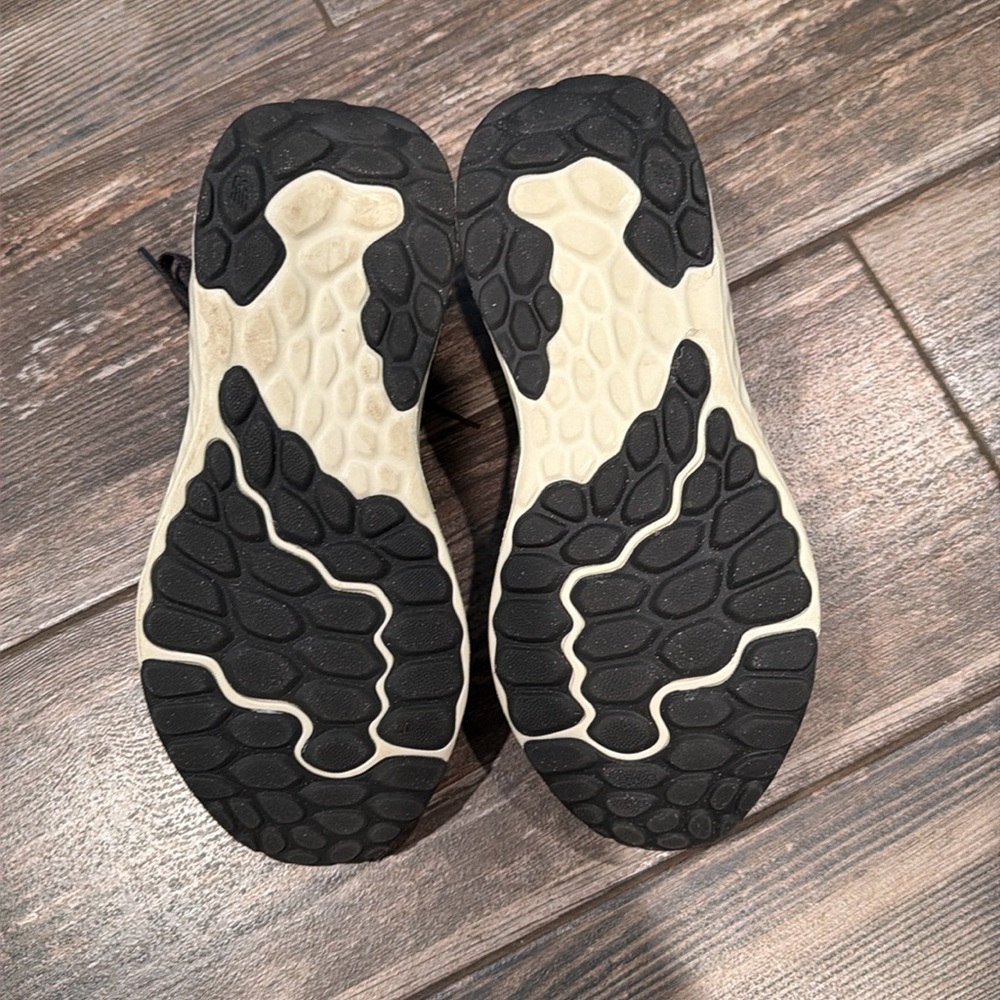 New balance fresh foam - Picture 3 of 4